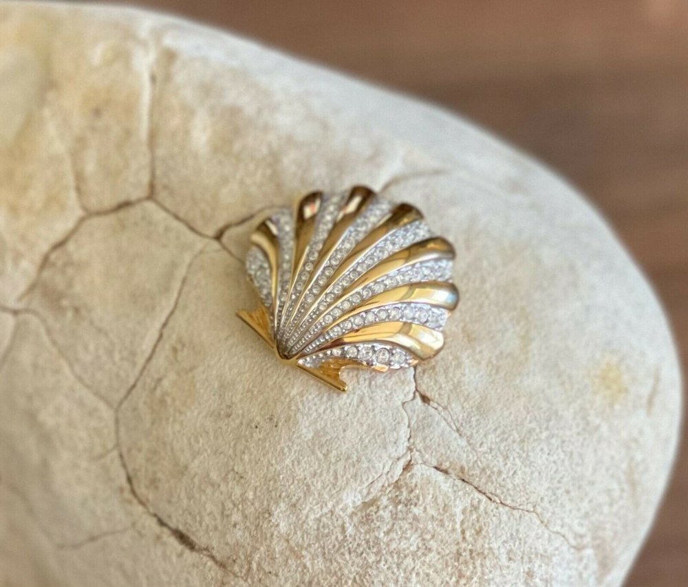 Swarovski Shell Scallop Brooch Pin Gold Tone Metal Clear Crystals Signed Swan